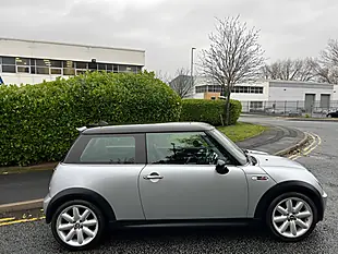 Used 2005 MINI Hatch Cooper S Pure Silver Metallic - Interior and Exterior details 3