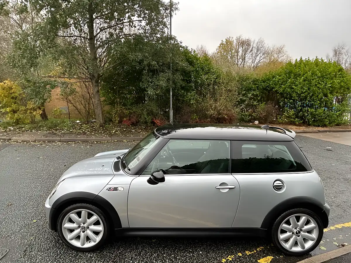 Used 2005 MINI Hatch Cooper S Pure Silver Metallic - Interior and Exterior details 7