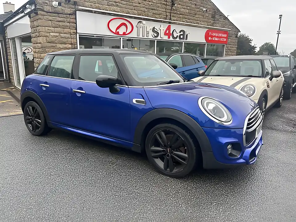 Used 2005 MINI Hatch Cooper Sport Starlight Blue - Front View