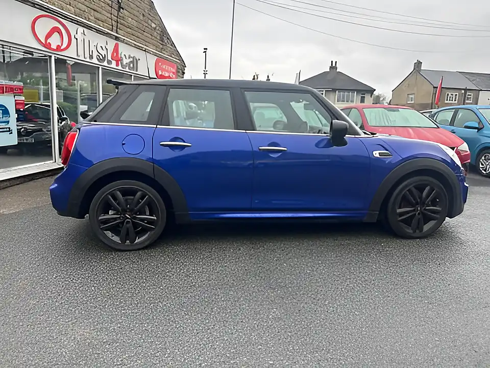 Used 2005 MINI Hatch Cooper Sport Starlight Blue - Interior and Exterior details 4