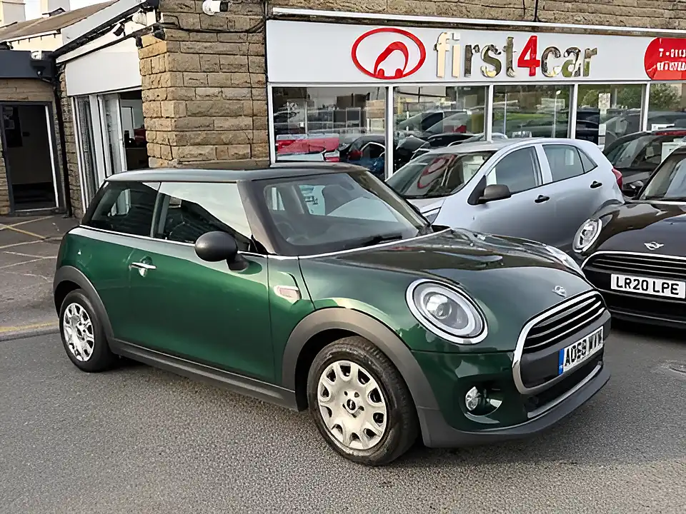 Used 2005 MINI Hatch One Green - Front View