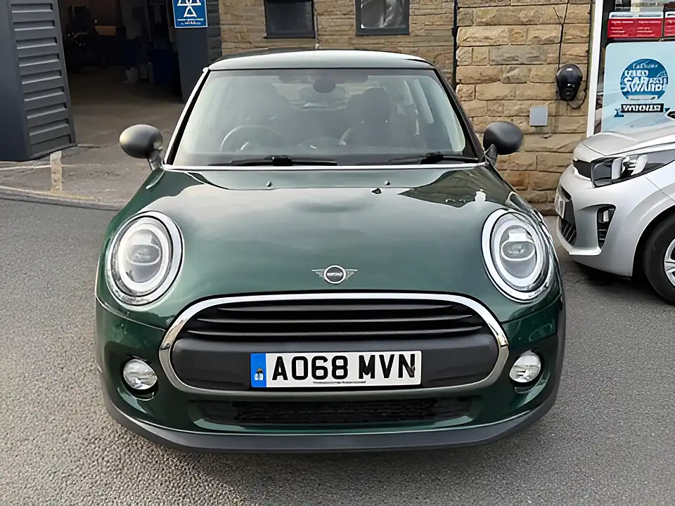 Used 2005 MINI Hatch One Green - Interior and Exterior details 2