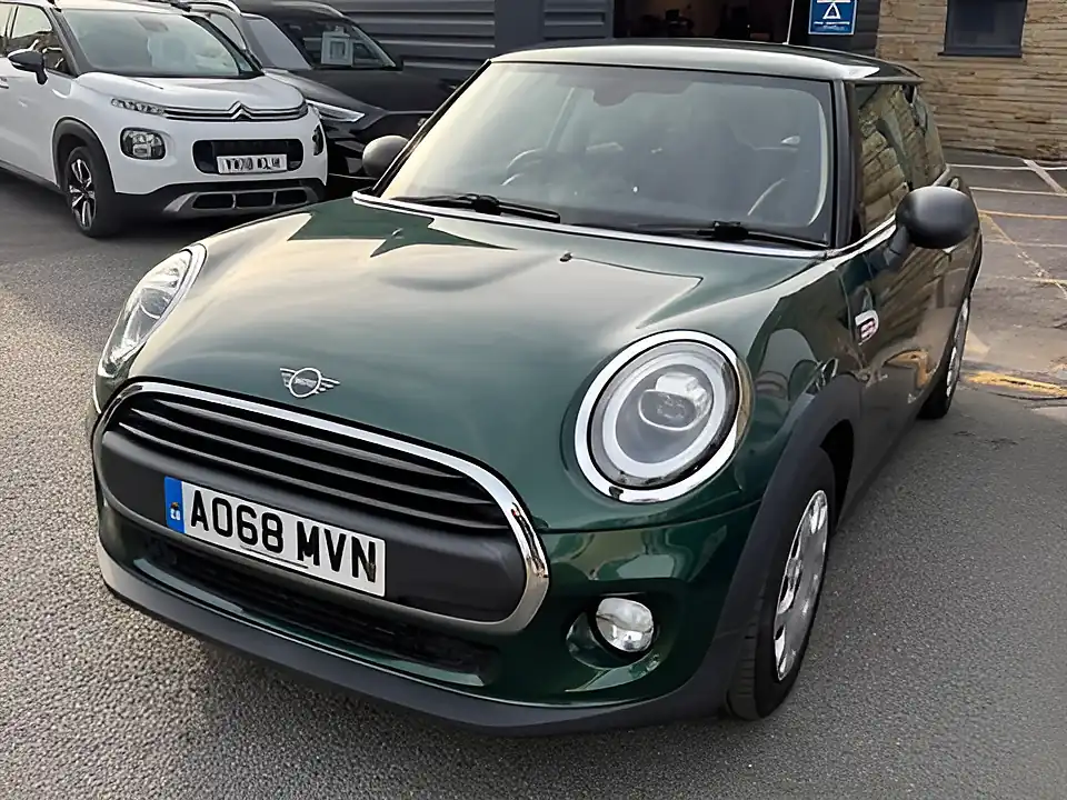 Used 2005 MINI Hatch One Green - Interior and Exterior details 3