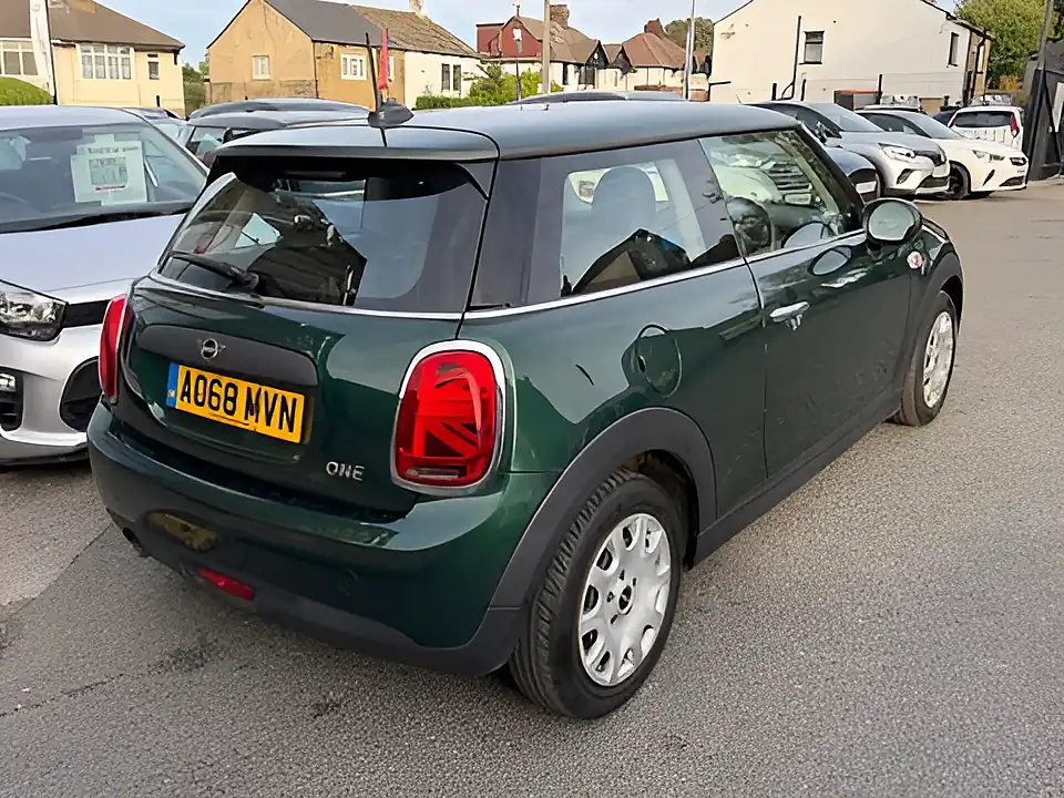 Used 2005 MINI Hatch One Green - Interior and Exterior details 4