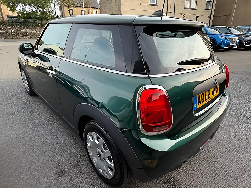 Used 2005 MINI Hatch One Green - Interior and Exterior details 6