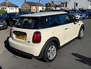 Used 2005 MINI Hatch One White - Interior and Exterior details 4