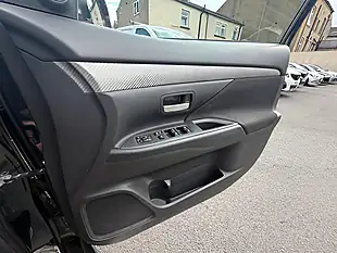 Used 2005 Mitsubishi Outlander 3 Black - Interior and Exterior details 12