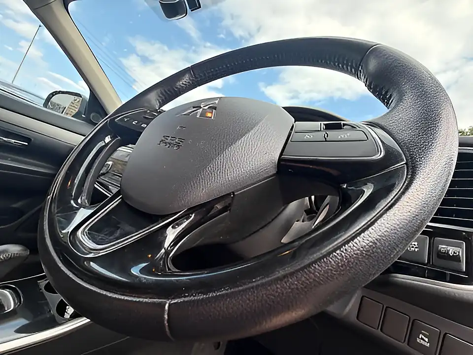 Used 2005 Mitsubishi Outlander 3 Black - Interior and Exterior details 14