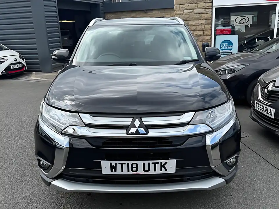 Used 2005 Mitsubishi Outlander 3 Black - Interior and Exterior details 2