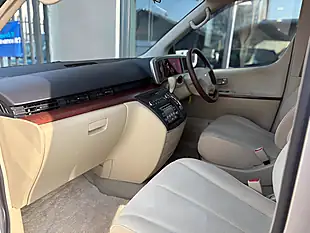 Used 2005 Nissan Elgrand Silver - Interior and Exterior details 10