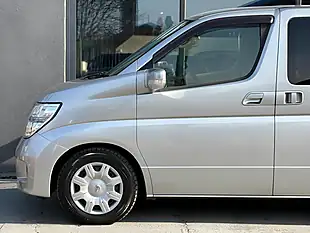 Used 2005 Nissan Elgrand Silver - Interior and Exterior details 6