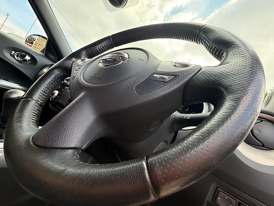 Used 2005 Nissan Juke Tekna White - Interior and Exterior details 14