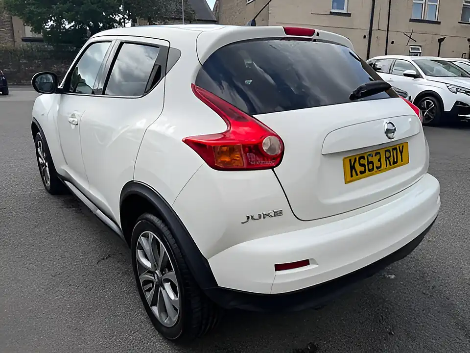 Used 2005 Nissan Juke Tekna White - Interior and Exterior details 4