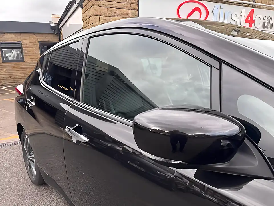 Used 2005 Nissan Leaf N-Connecta Black - Interior and Exterior details 7