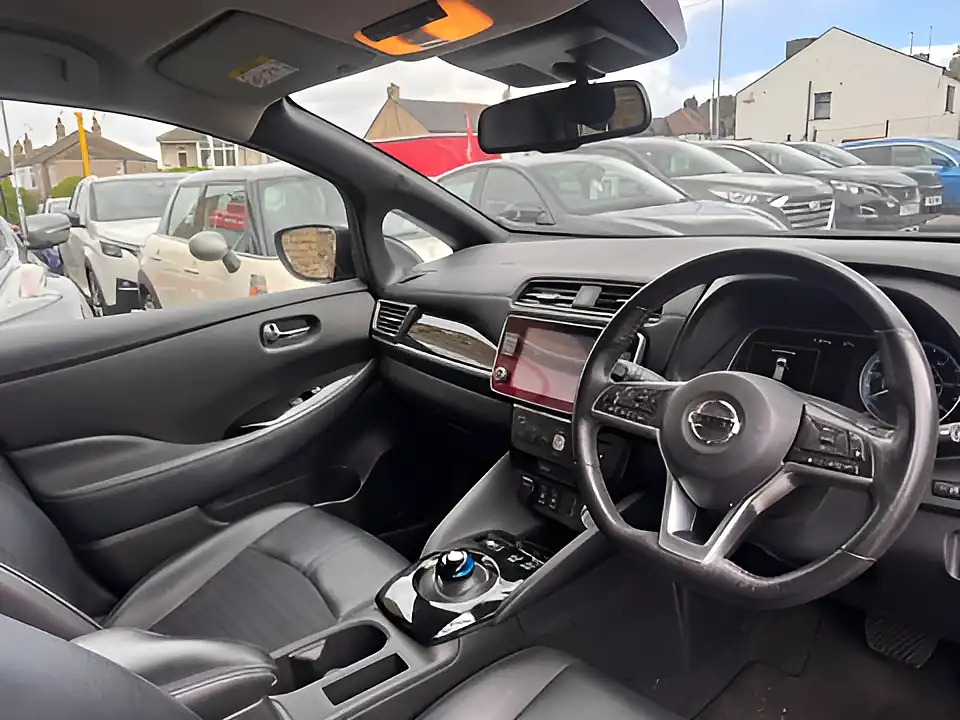 Used 2005 Nissan Leaf N-Connecta Black - Interior and Exterior details 9