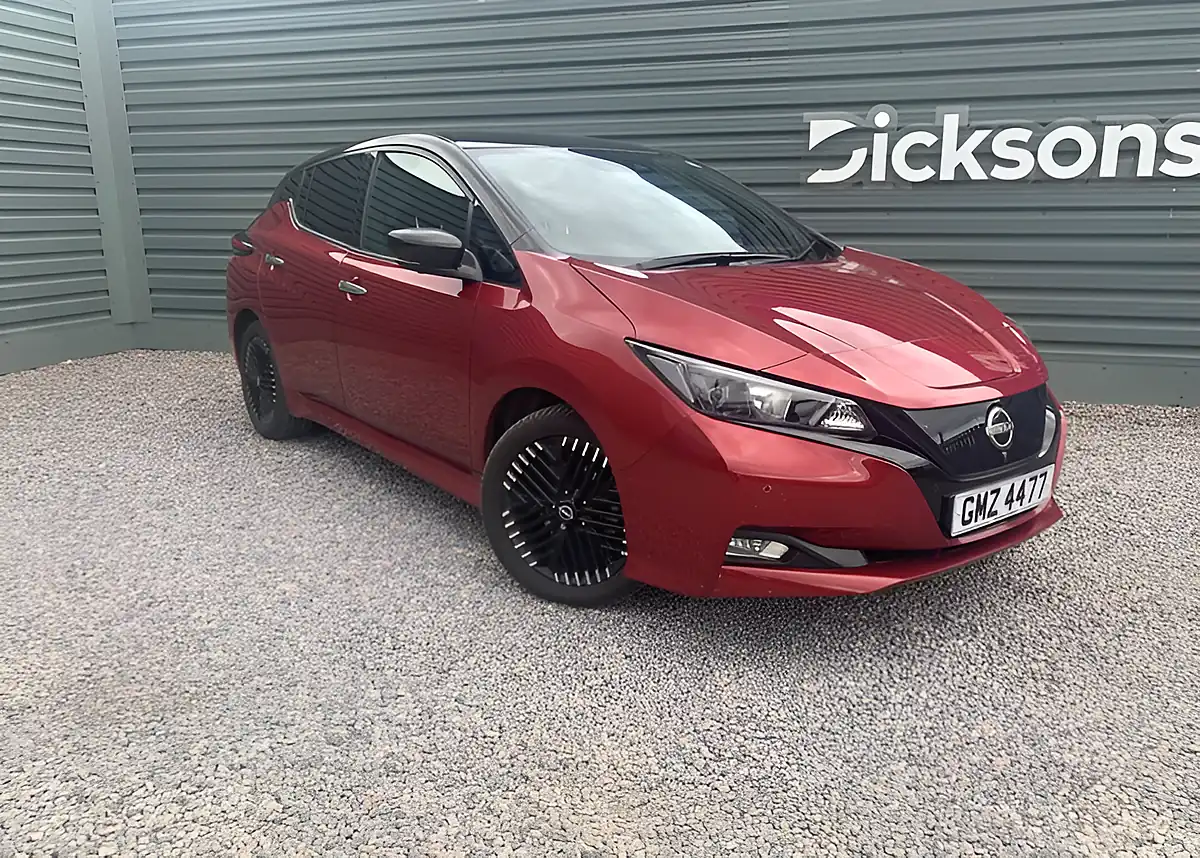 Used 2005 Nissan Leaf N-Connecta Red - Front View