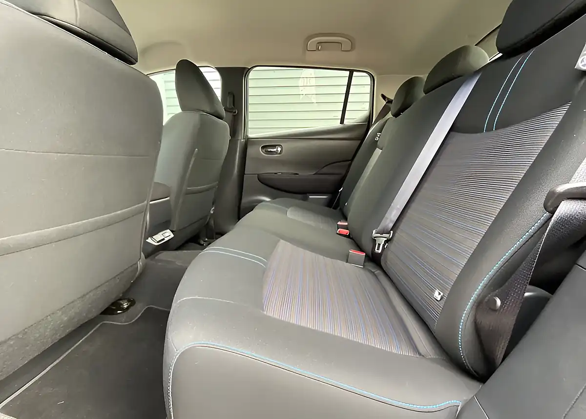 Used 2005 Nissan Leaf N-Connecta Red - Interior and Exterior details 13