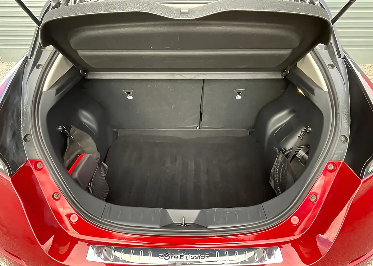 Used 2005 Nissan Leaf N-Connecta Red - Interior and Exterior details 16