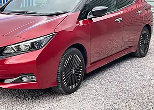 Used 2005 Nissan Leaf N-Connecta Red - Interior and Exterior details 6