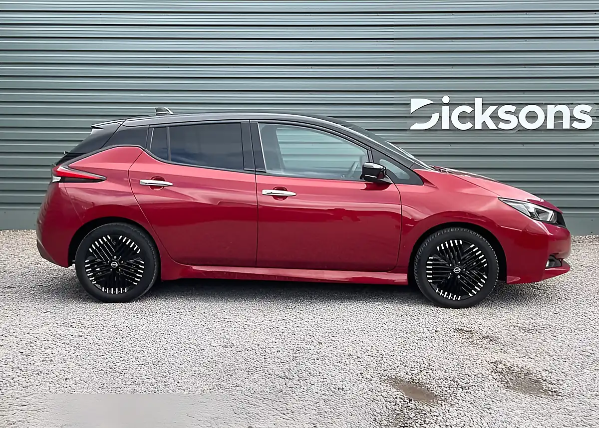 Used 2005 Nissan Leaf N-Connecta Red - Interior and Exterior details 9