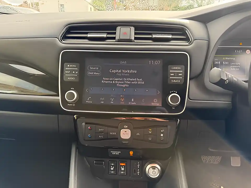 Used 2005 Nissan Leaf Tekna Black - Interior and Exterior details 13