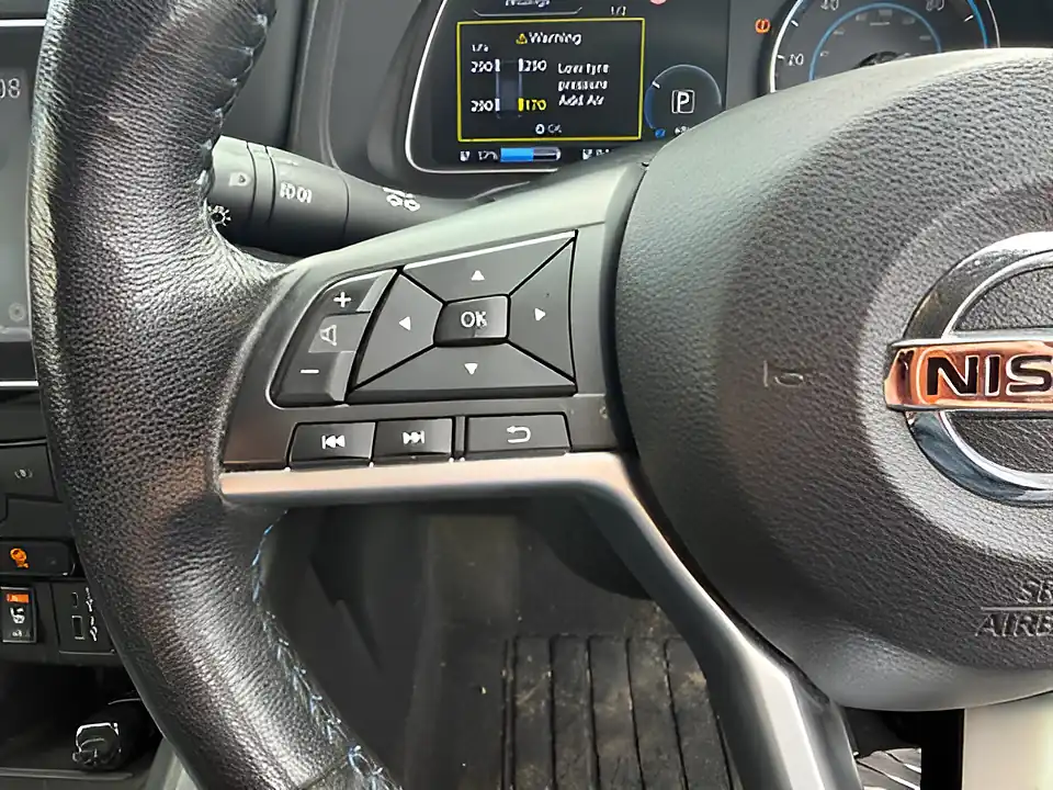 Used 2005 Nissan Leaf Tekna Black - Interior and Exterior details 14