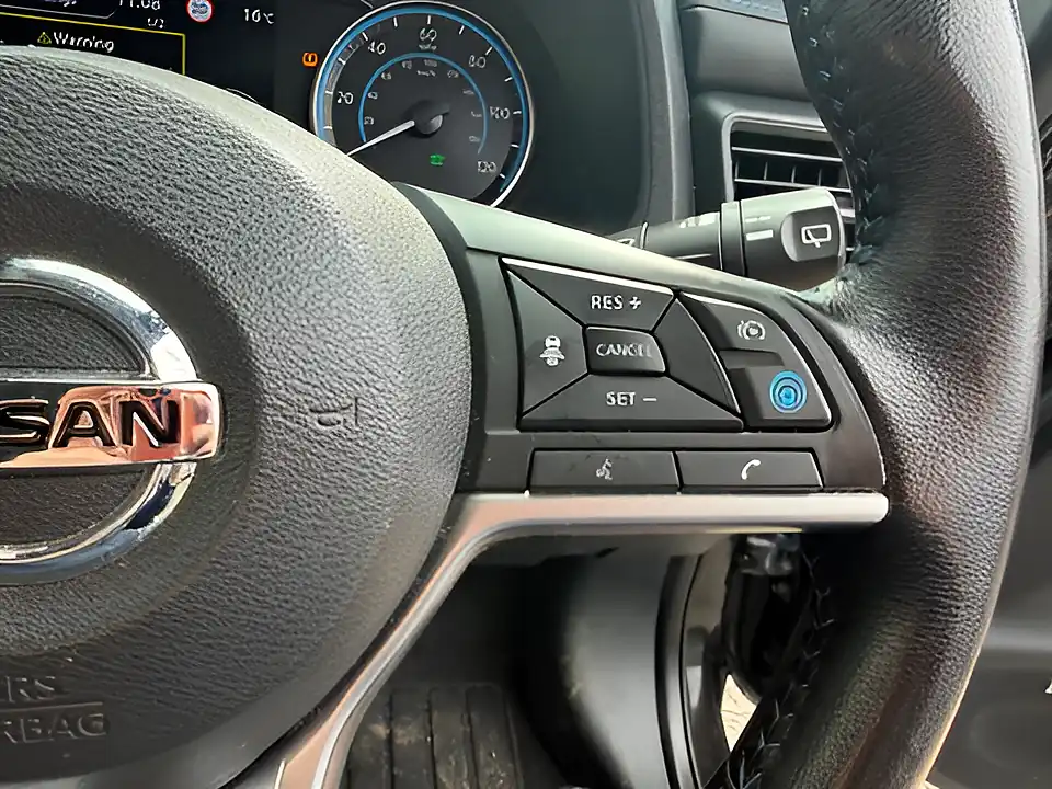 Used 2005 Nissan Leaf Tekna Black - Interior and Exterior details 15