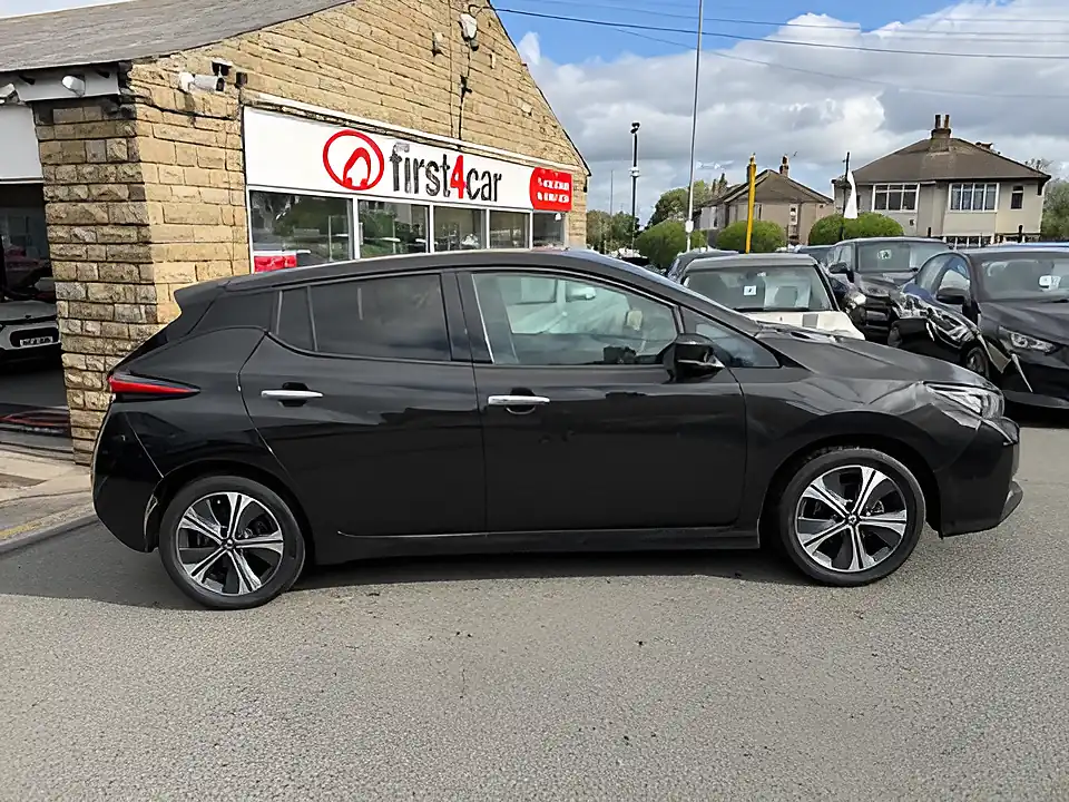 Used 2005 Nissan Leaf Tekna Black - Interior and Exterior details 7