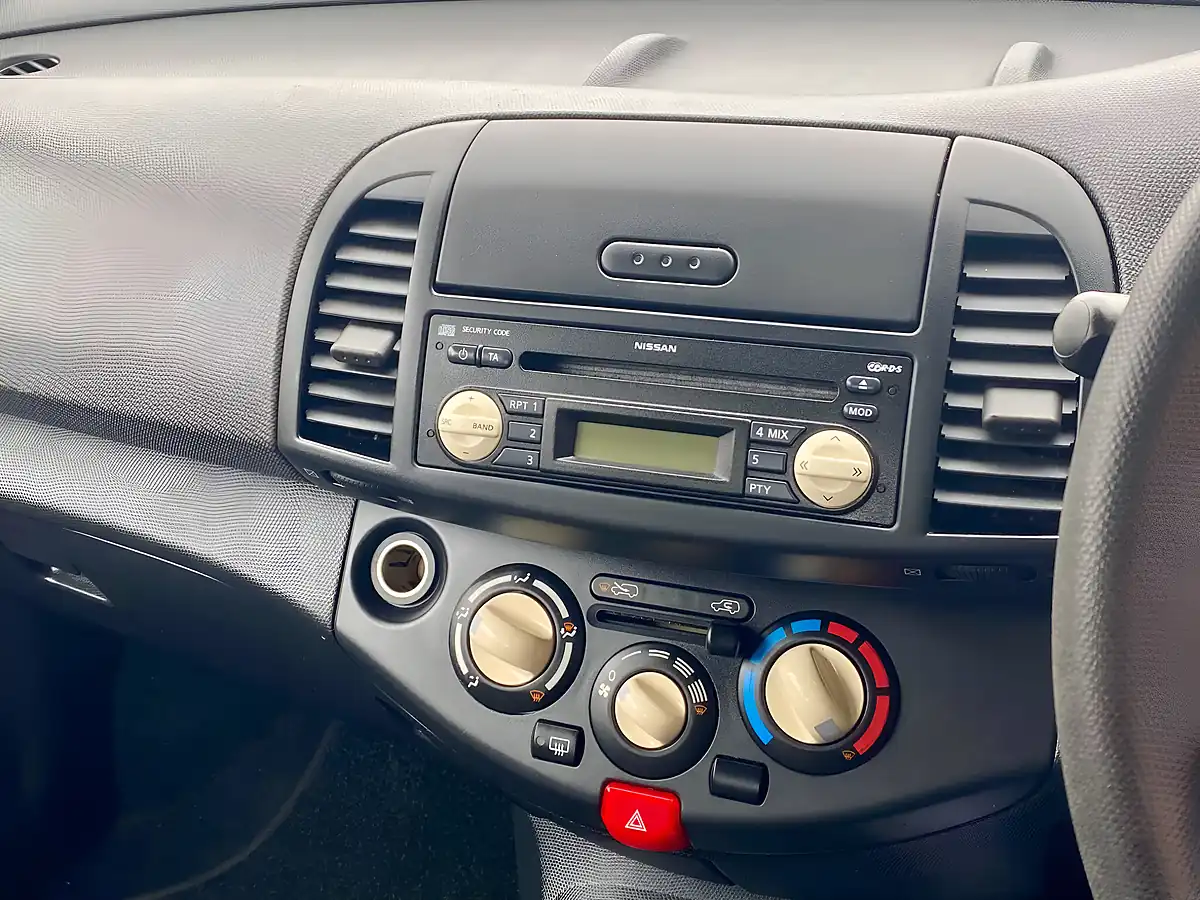 Used 2005 Nissan Micra - Interior and Exterior details 8