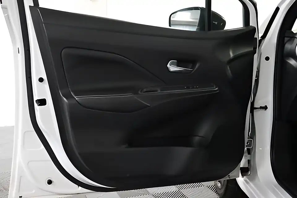 Used 2005 Nissan Micra N-Sport White - Interior and Exterior details 19
