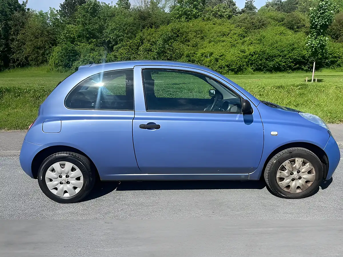 Used 2005 Nissan Micra S Blue - Front View