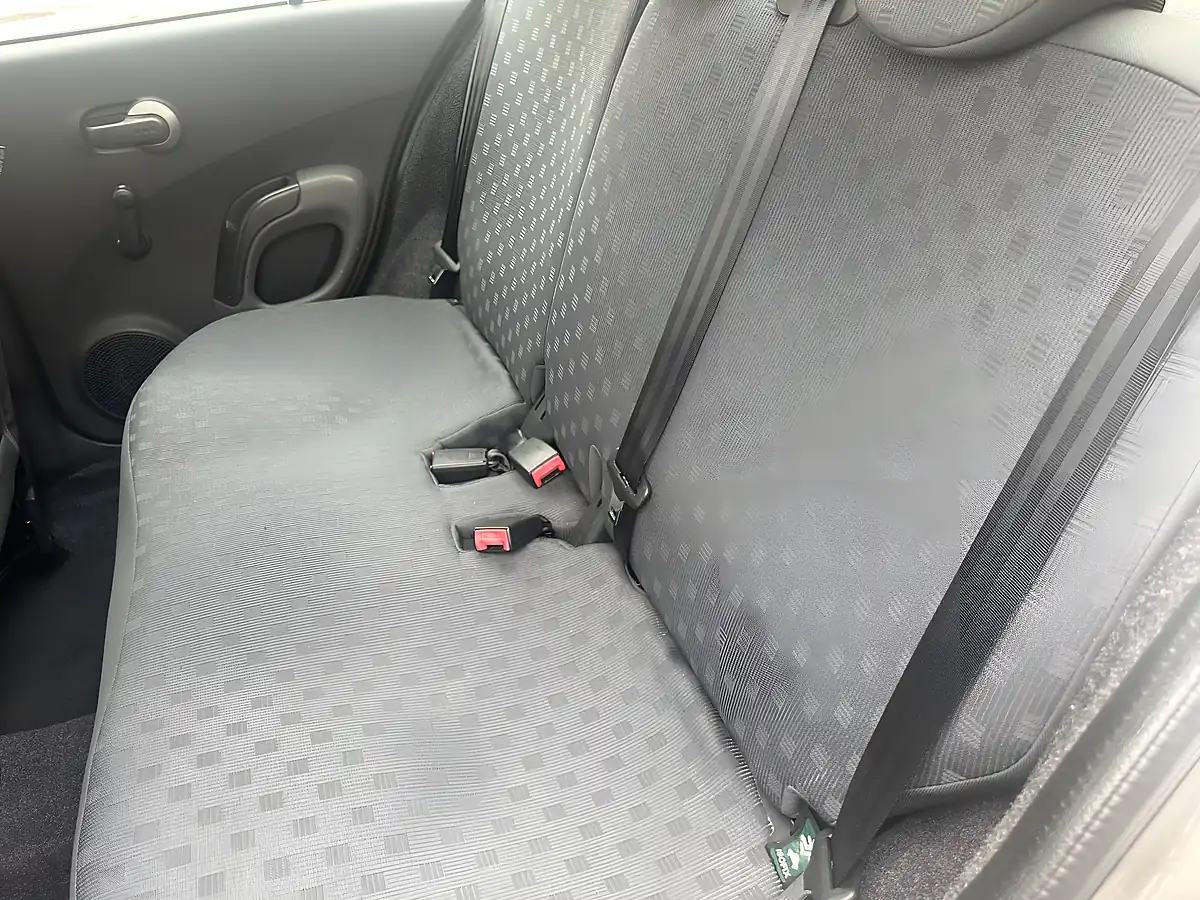 Used 2005 Nissan Micra S Silver - Interior and Exterior details 15