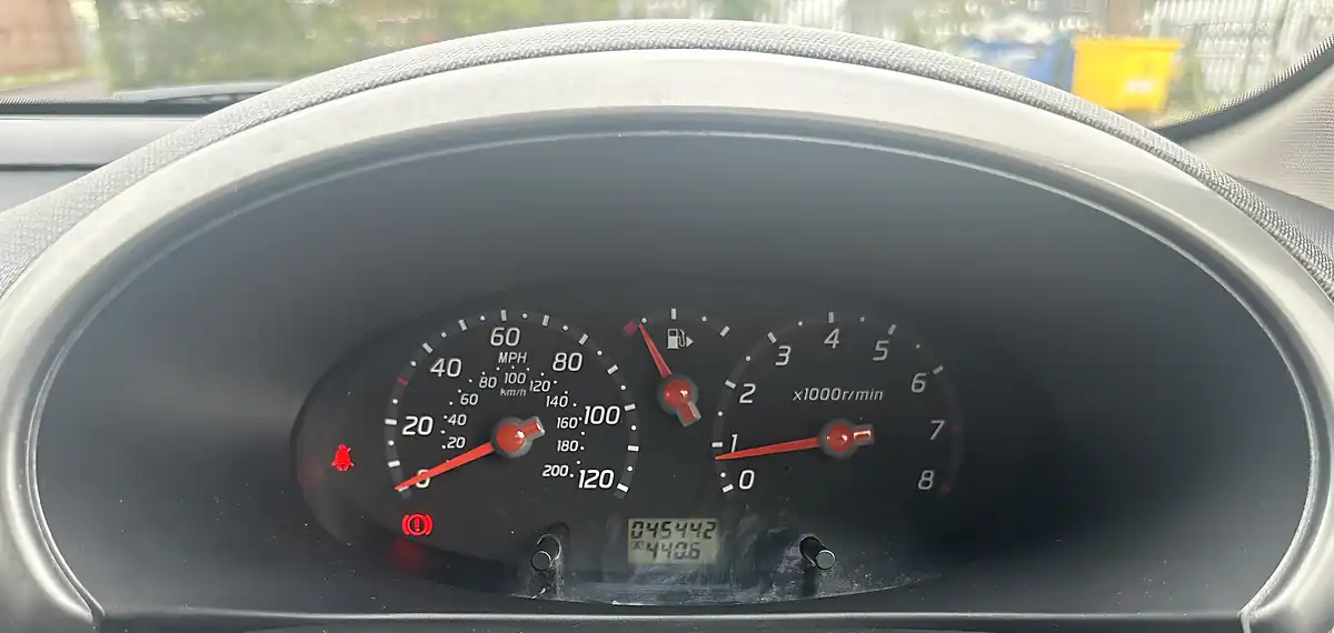 Used 2005 Nissan Micra S Silver - Interior and Exterior details 18