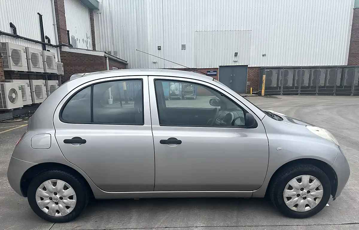 Used 2005 Nissan Micra S Silver - Interior and Exterior details 2