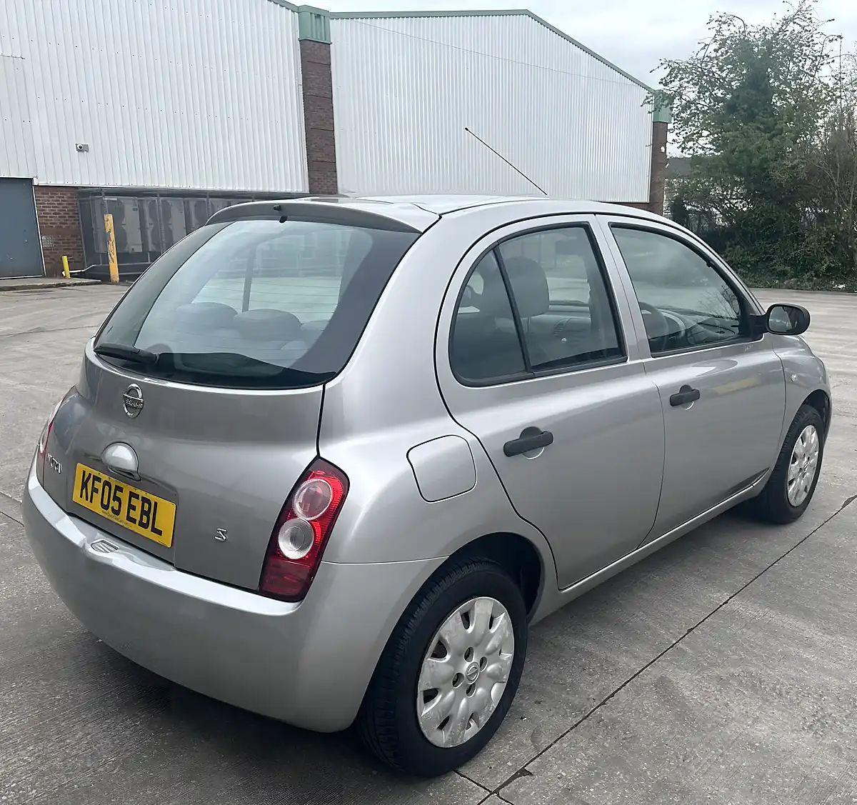 Used 2005 Nissan Micra S Silver - Interior and Exterior details 3