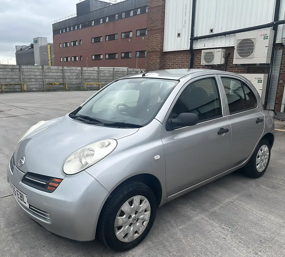 Used 2005 Nissan Micra S Silver - Interior and Exterior details 8