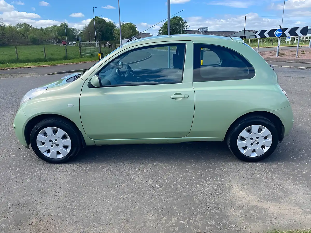 Used 2005 Nissan Micra Se Green - Interior and Exterior details 11