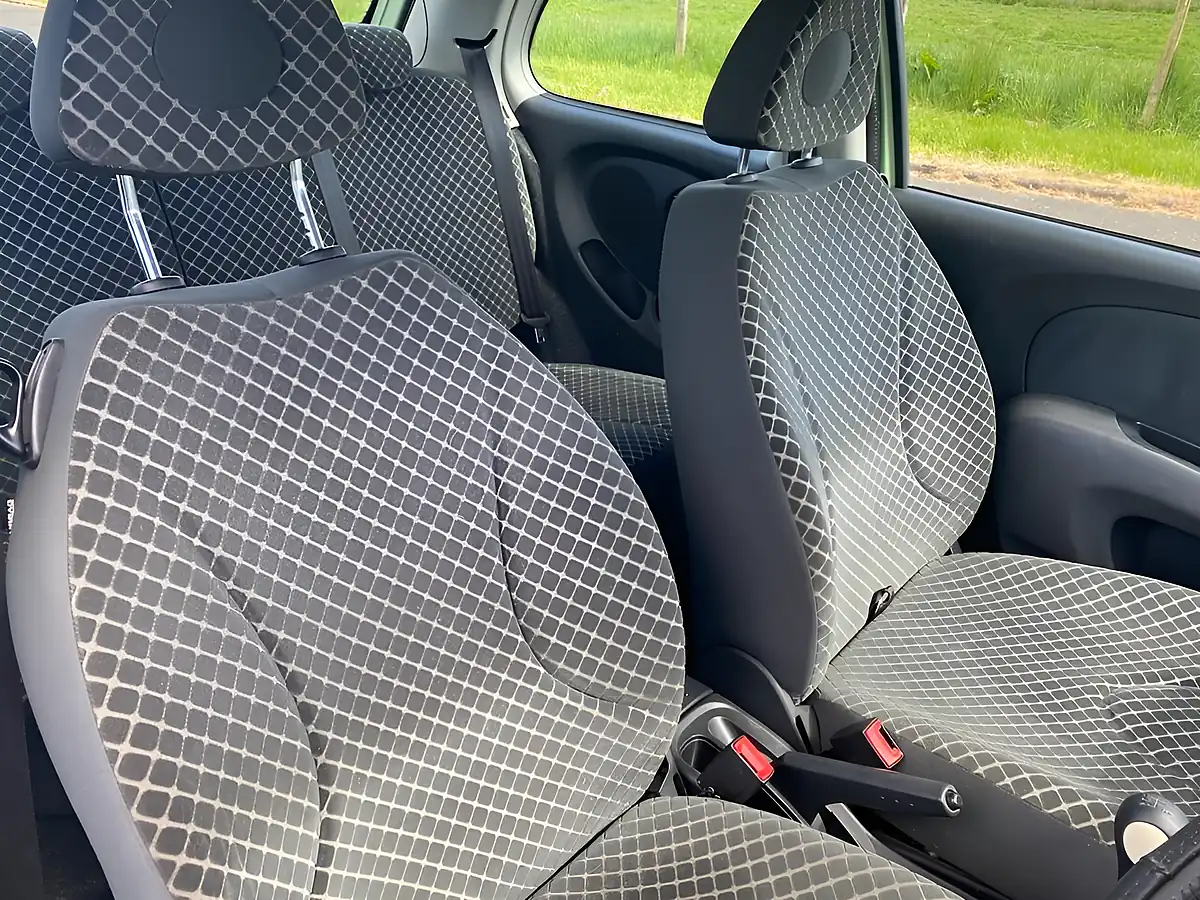Used 2005 Nissan Micra Se Green - Interior and Exterior details 8