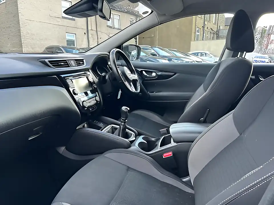 Used 2005 Nissan Qashqai Acenta Premium Silver - Interior and Exterior details 3