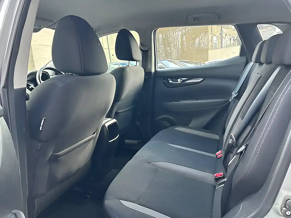 Used 2005 Nissan Qashqai Acenta Premium Silver - Interior and Exterior details 4