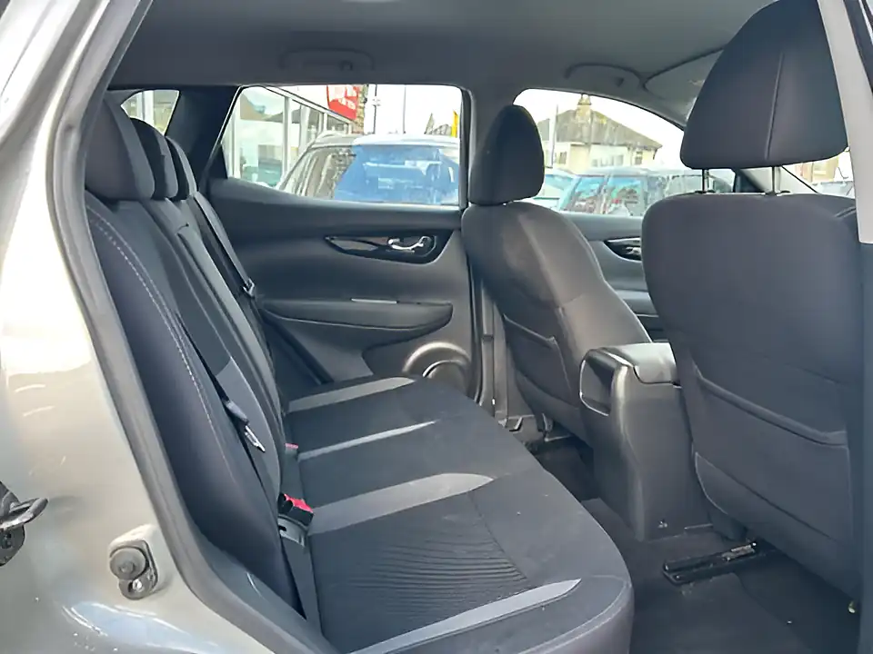 Used 2005 Nissan Qashqai Acenta Premium Silver - Interior and Exterior details 8