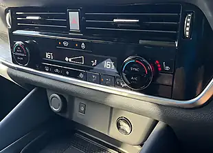 Used 2005 Nissan Qashqai Tekna White - Interior and Exterior details 16