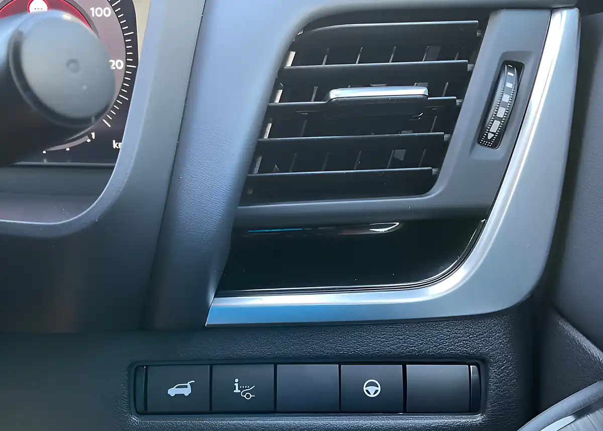 Used 2005 Nissan Qashqai Tekna White - Interior and Exterior details 20