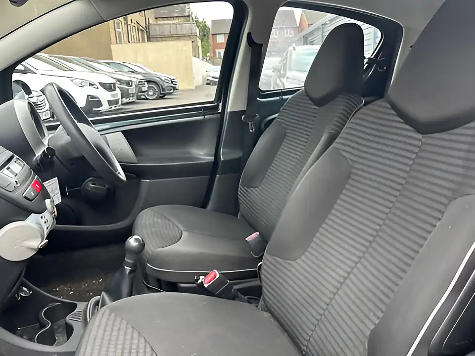 Used 2005 Peugeot 107 Active Grey - Interior and Exterior details 7