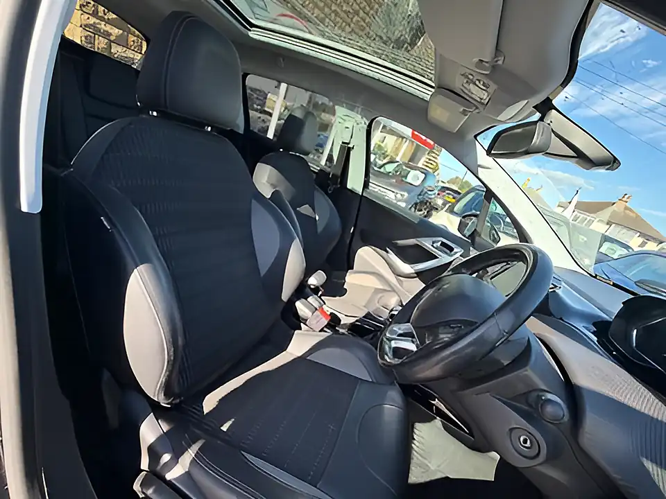 Used 2005 Peugeot 2008 Allure Premium Black - Interior and Exterior details 11