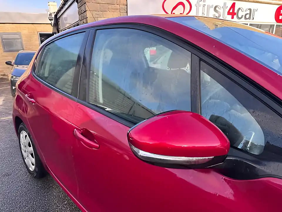 Used 2005 Peugeot 208 Access Plus Rioja Red - Interior and Exterior details 12