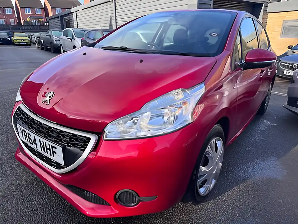 Used 2005 Peugeot 208 Access Plus Rioja Red - Interior and Exterior details 3