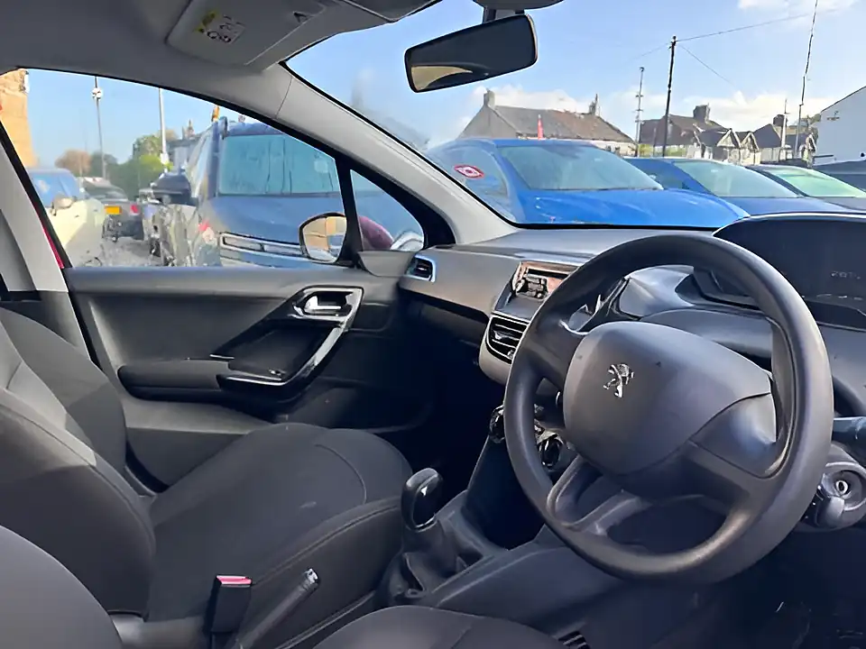 Used 2005 Peugeot 208 Access Plus Rioja Red - Interior and Exterior details 8