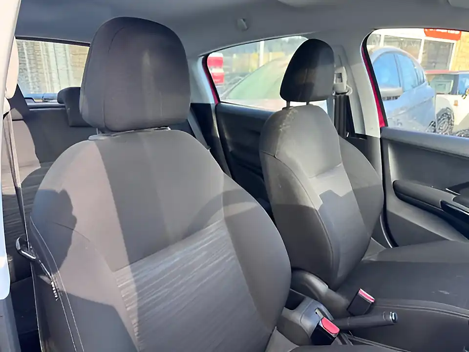 Used 2005 Peugeot 208 Access Plus Rioja Red - Interior and Exterior details 9