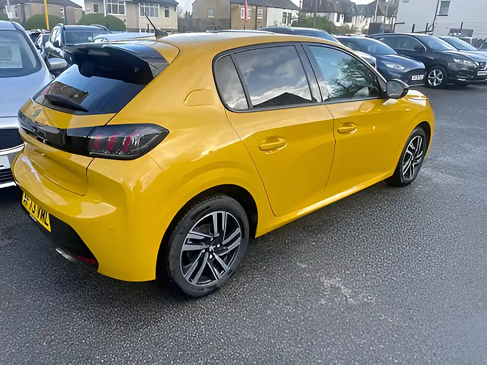 Used 2005 Peugeot 208 Allure Premium Plus Yellow - Interior and Exterior details 7